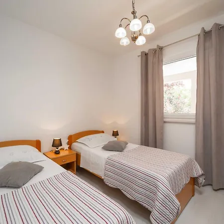 Diana - Five Bedroom House With Terrace And Sea View Tatil Evi