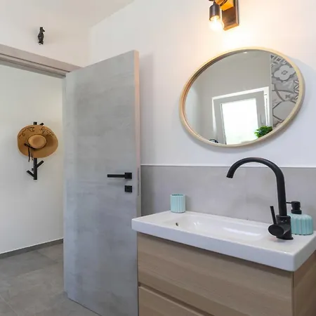 Tatil Evi Diana - Five Bedroom House With Terrace And Sea View