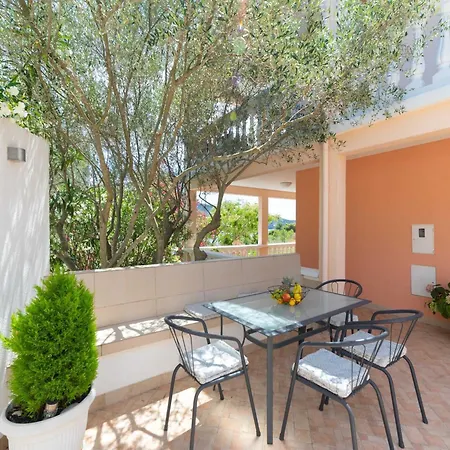 Diana - Five Bedroom House With Terrace And Sea View *